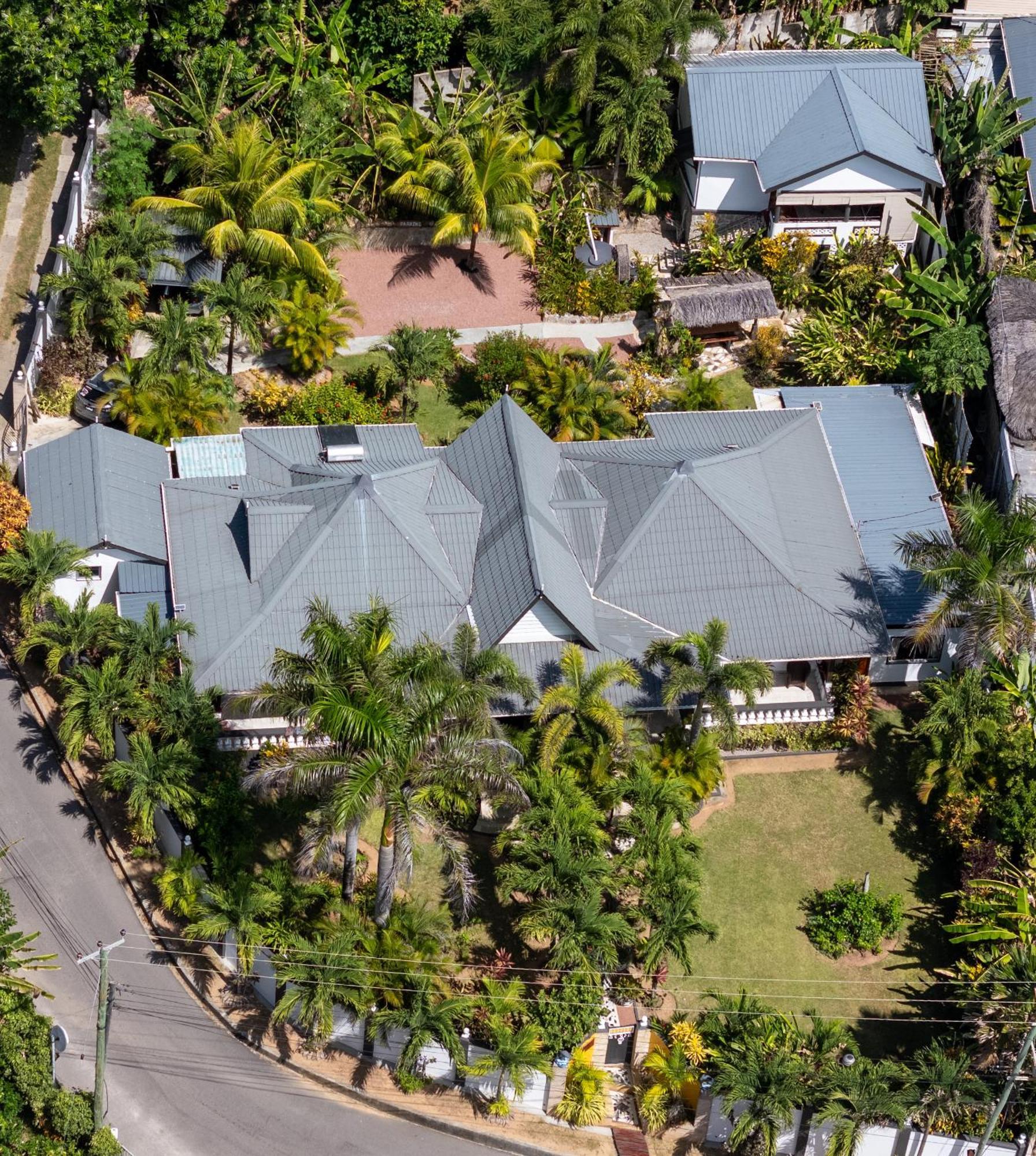 Nid'Aigle Lodge Baie Sainte Anne Екстериор снимка