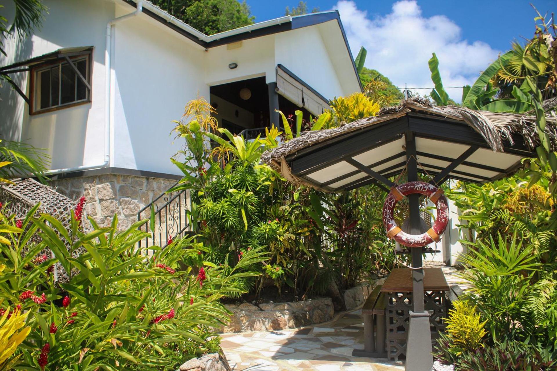 Nid'Aigle Lodge Baie Sainte Anne Екстериор снимка