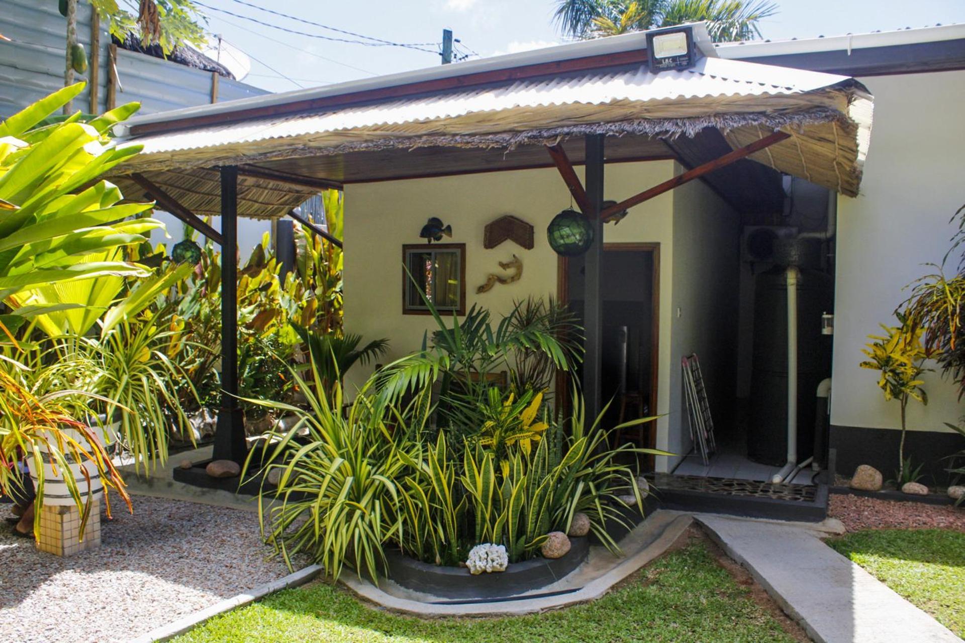Nid'Aigle Lodge Baie Sainte Anne Екстериор снимка