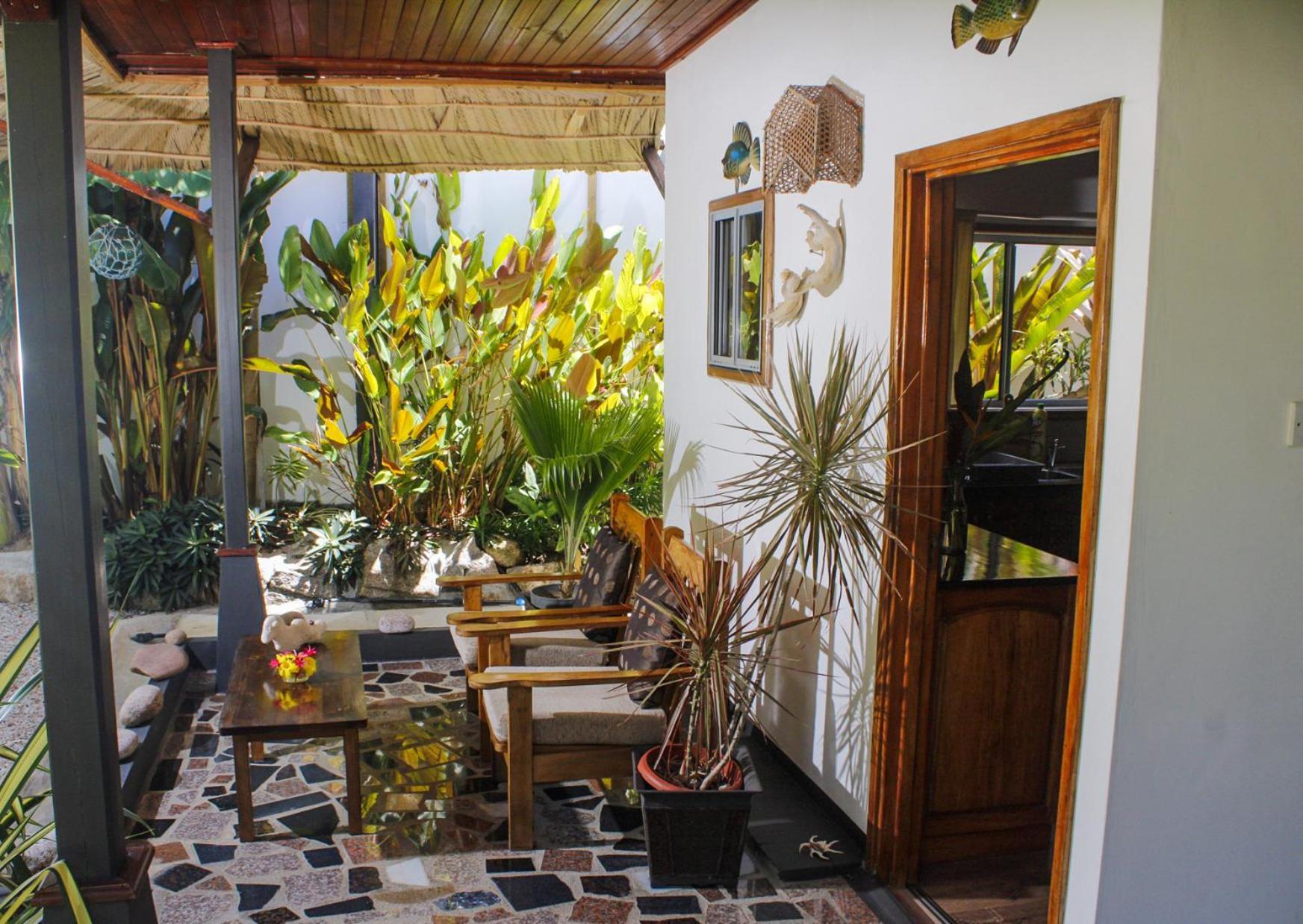 Nid'Aigle Lodge Baie Sainte Anne Екстериор снимка