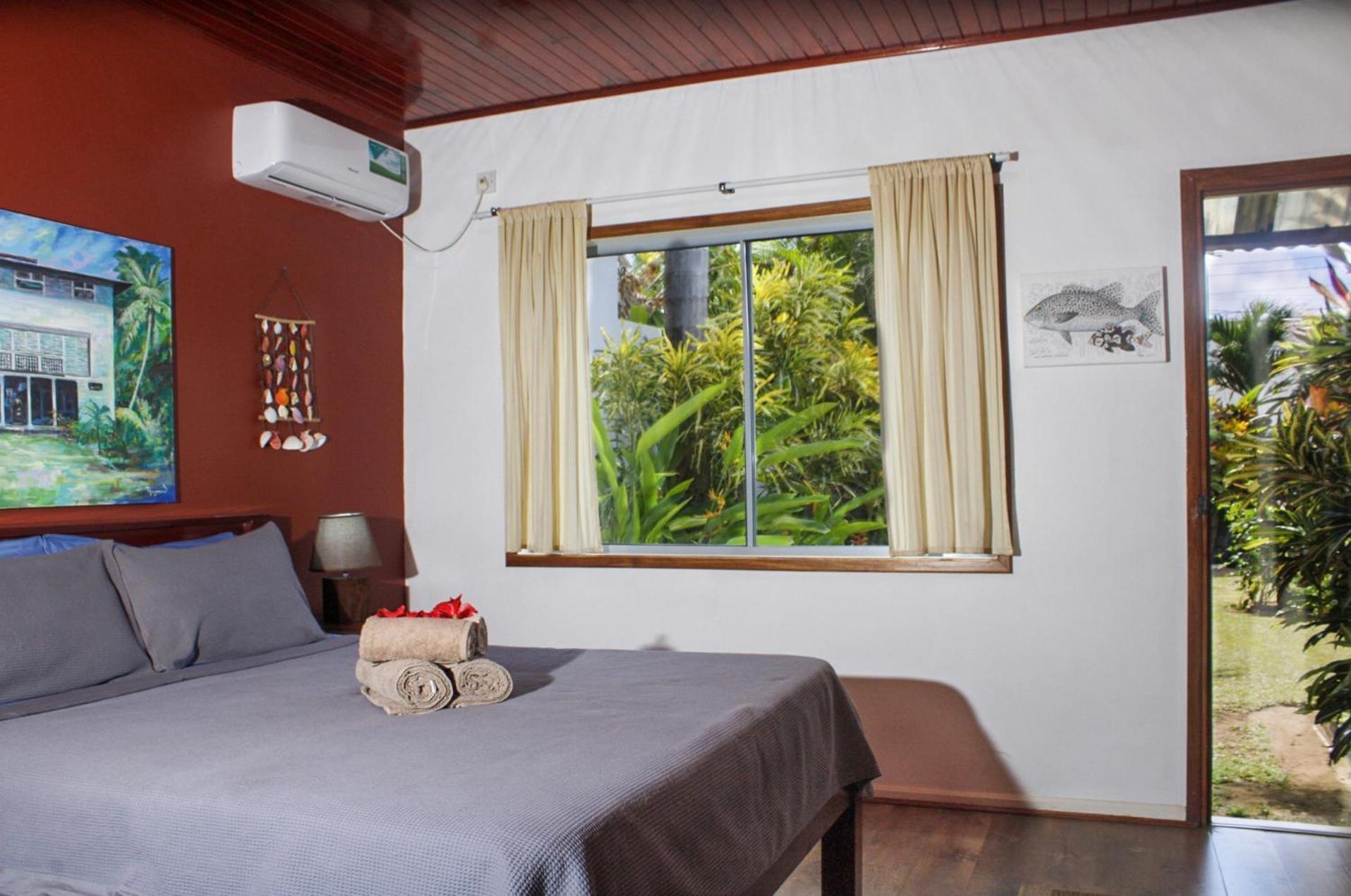 Nid'Aigle Lodge Baie Sainte Anne Екстериор снимка